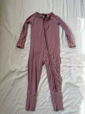 Kids Mauve Long-Sleeve One-Piece Zip Pajamas